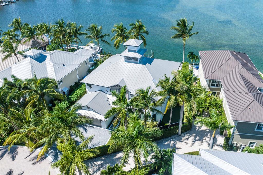 LANDS END - Residential