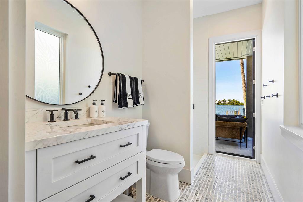 LANDS END - Residential