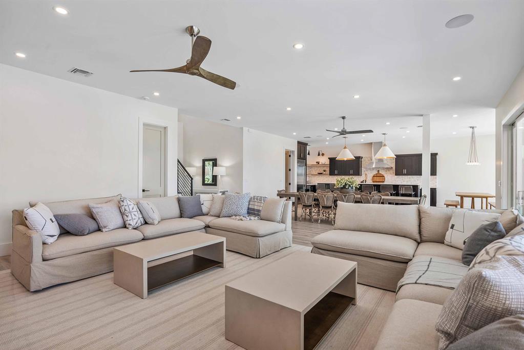 LANDS END - Residential