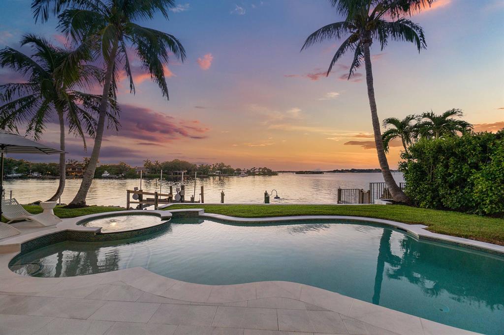 LANDS END - Residential