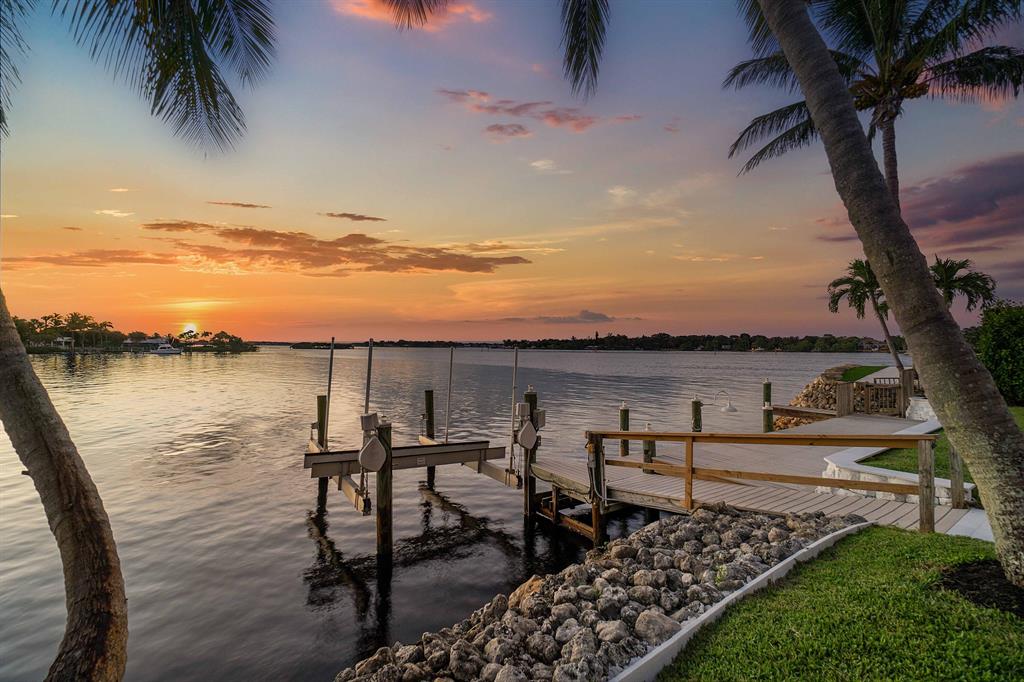 LANDS END - Residential