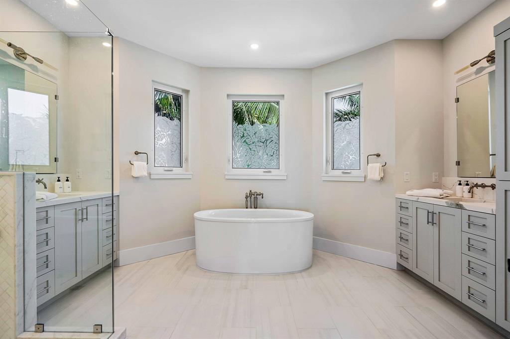 LANDS END - Residential