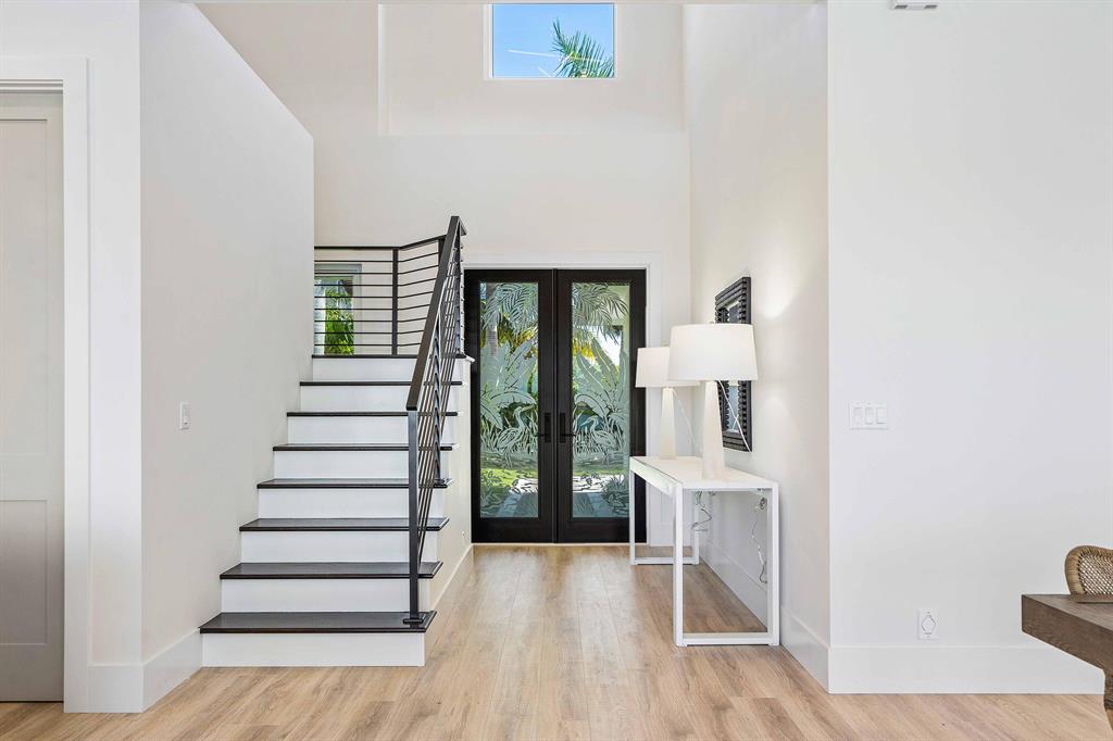 LANDS END - Residential