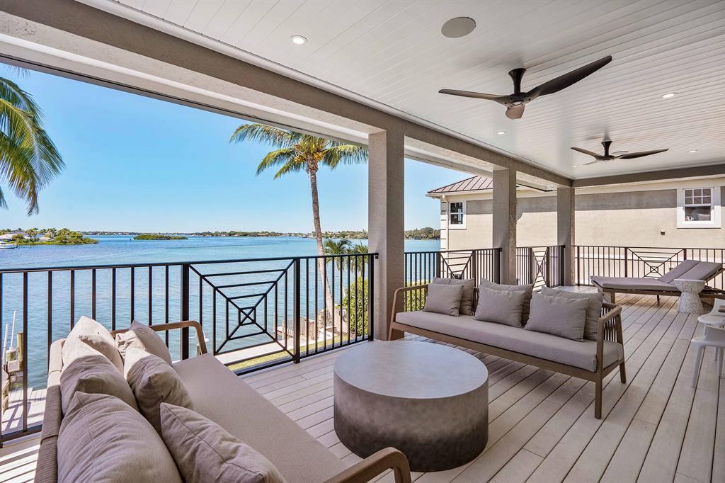 LANDS END - Residential