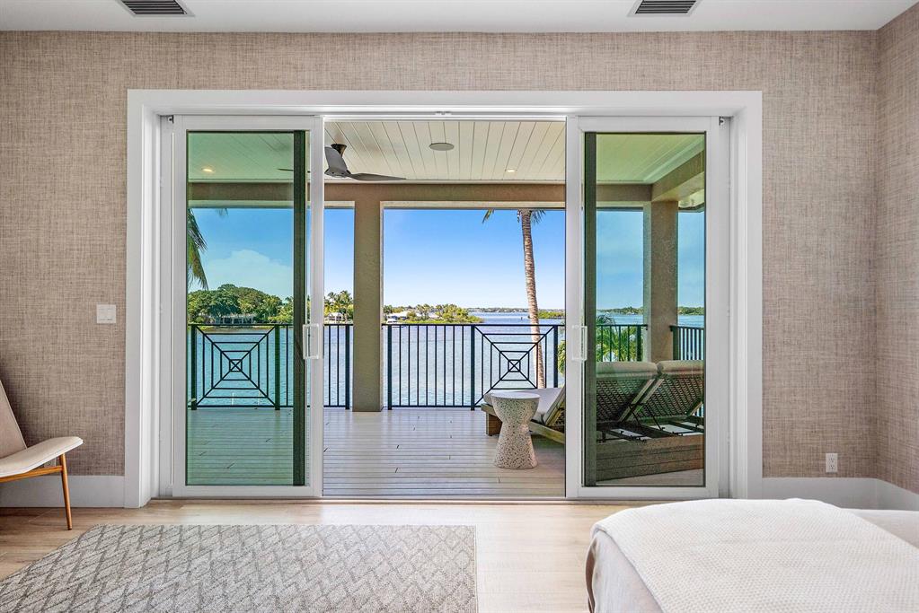 LANDS END - Residential