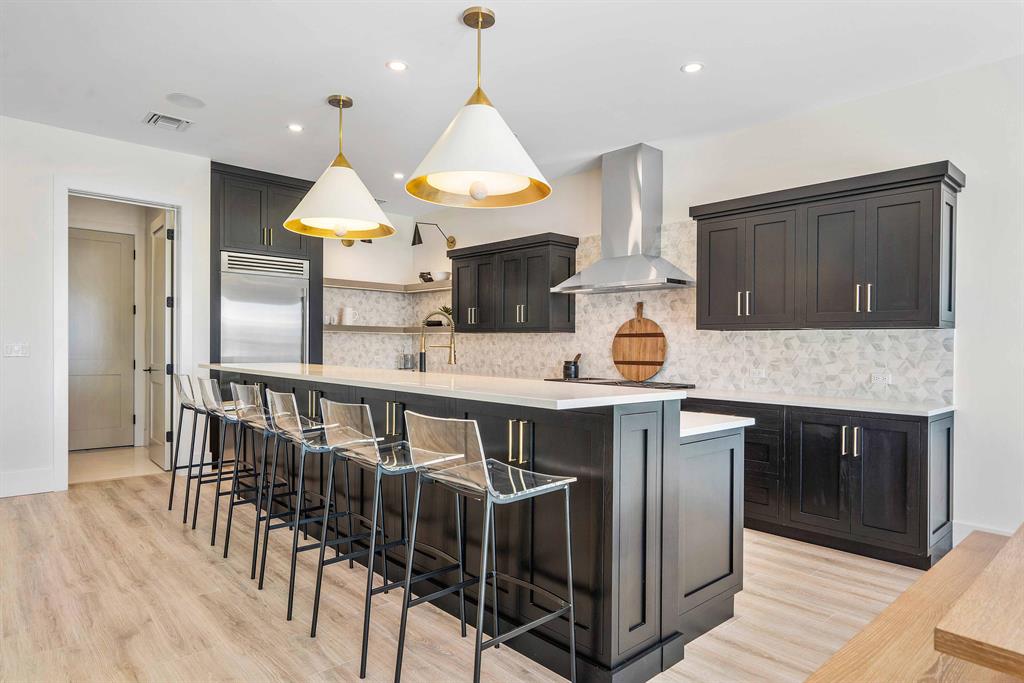 LANDS END - Residential