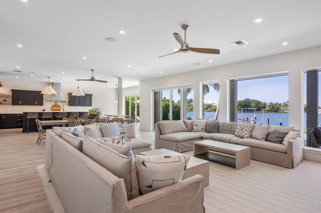 LANDS END - Residential