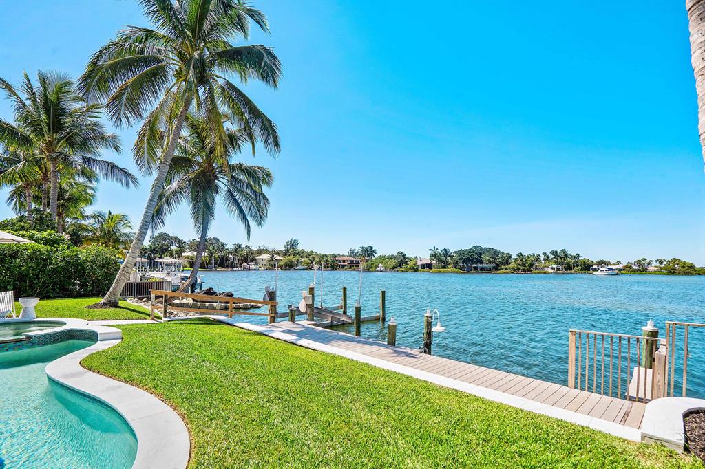 LANDS END - Residential