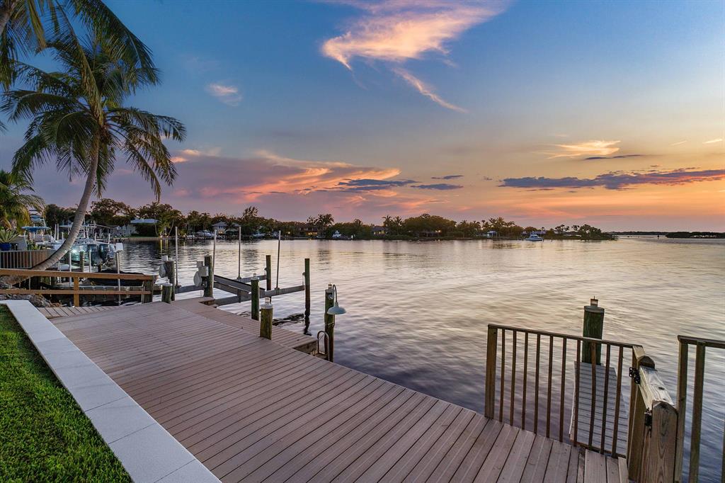 LANDS END - Residential