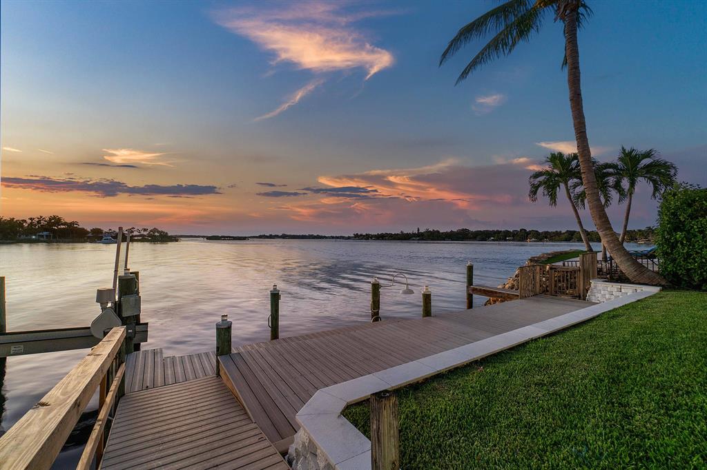 LANDS END - Residential