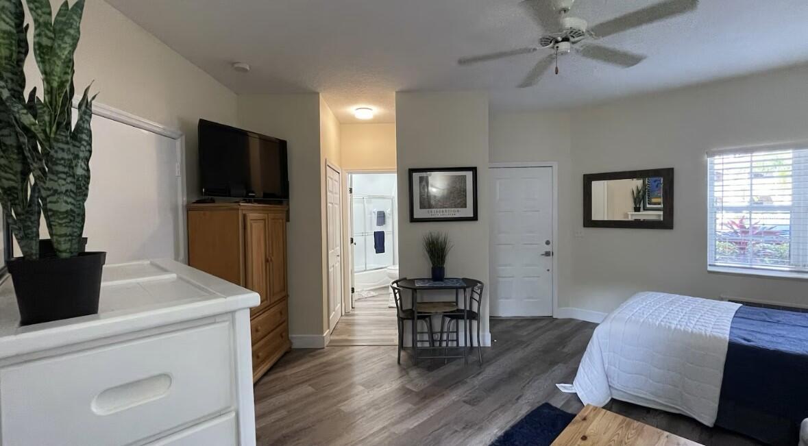 GOLF VILLAS CONDOMINIUM - Residential Lease