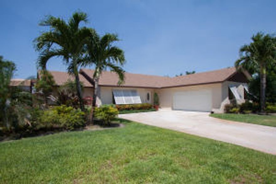 This is it! What you've been waiting for! Beautifully maintained one story,3/2 split plan pool home in highly desirable pheasant walk. 

Situated on a landscaped corner lot,this residence features Brazilian cherry wood floors,stainless steel appliances and Stilestone countertops in kitchen and bathrooms. Newer A/C, newer roof, accordion shutters and screened pool offers years of worry free living