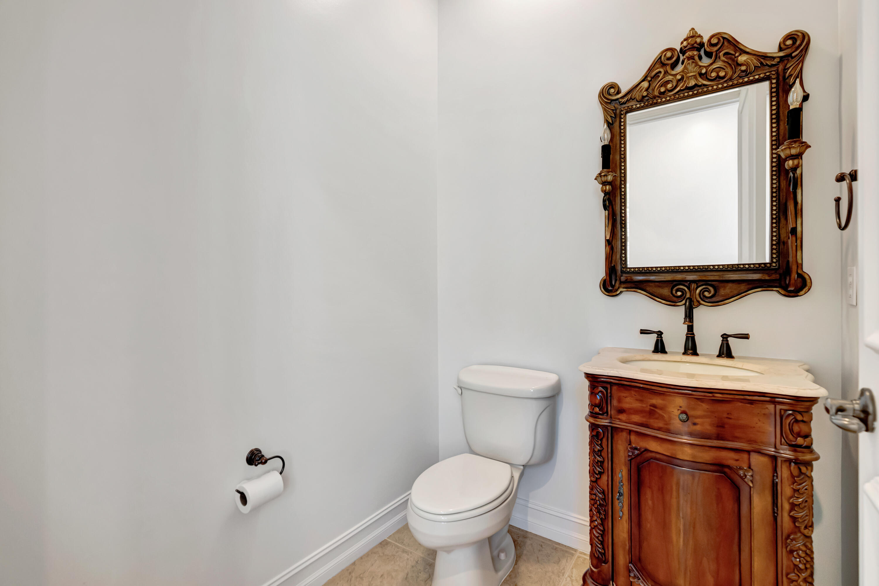 CHAMBORD AT FRENCHMANS RESERVE CONDO - Residential Lease