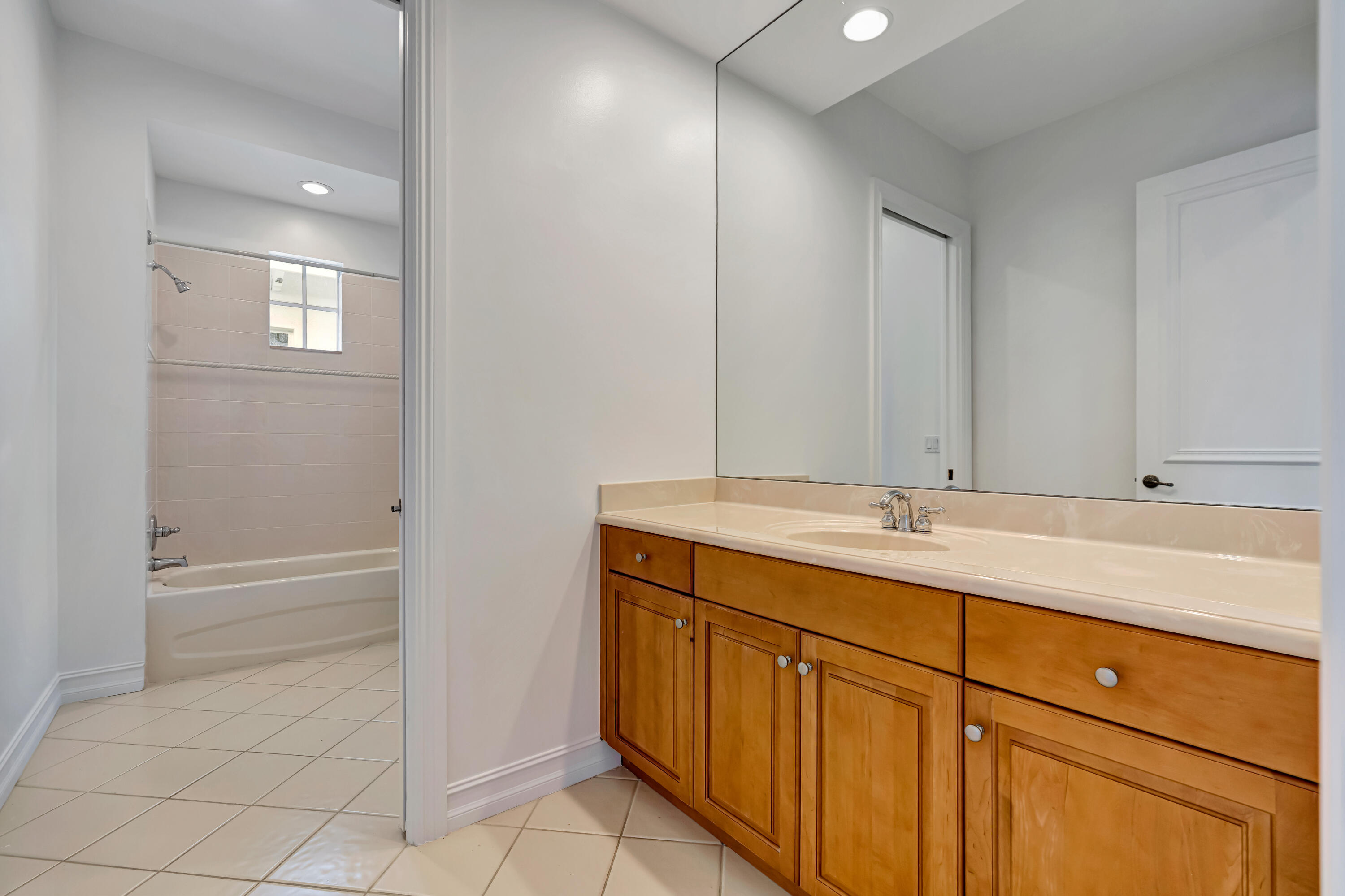 CHAMBORD AT FRENCHMANS RESERVE CONDO - Residential Lease