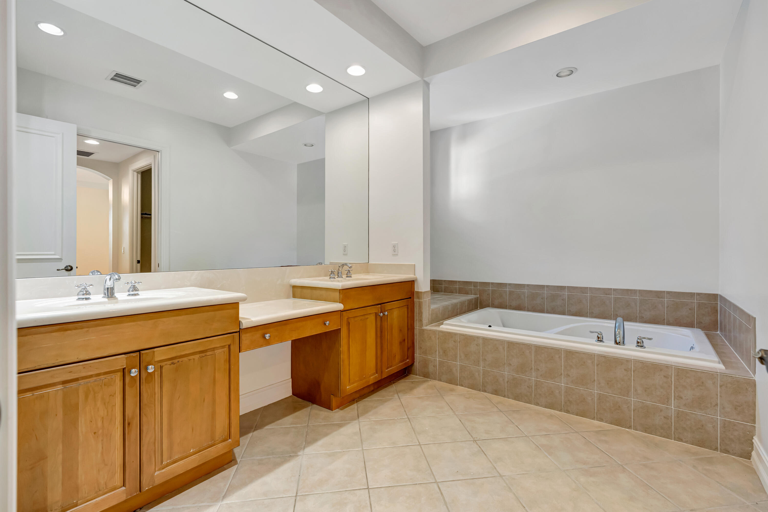 CHAMBORD AT FRENCHMANS RESERVE CONDO - Residential Lease