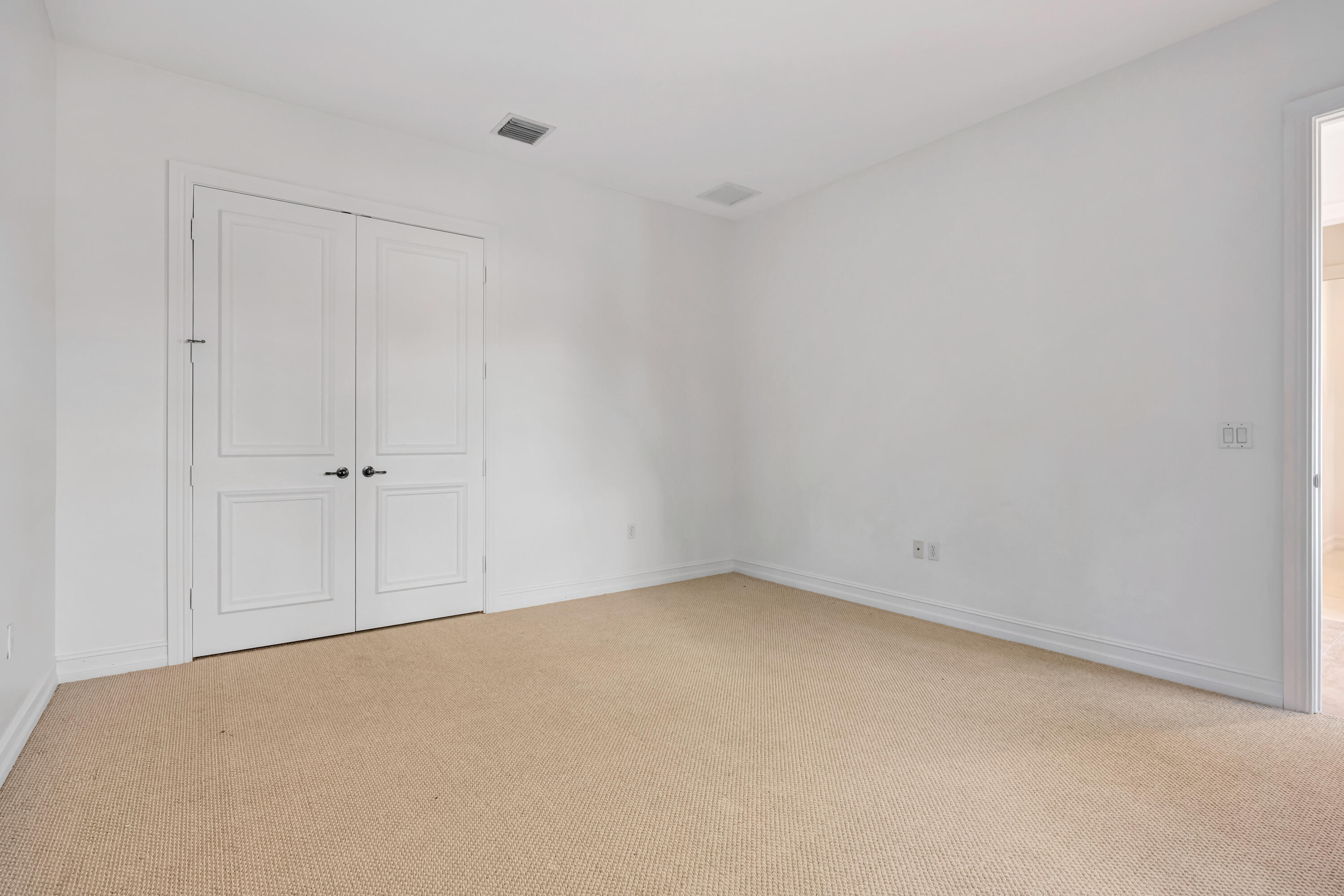 CHAMBORD AT FRENCHMANS RESERVE CONDO - Residential Lease