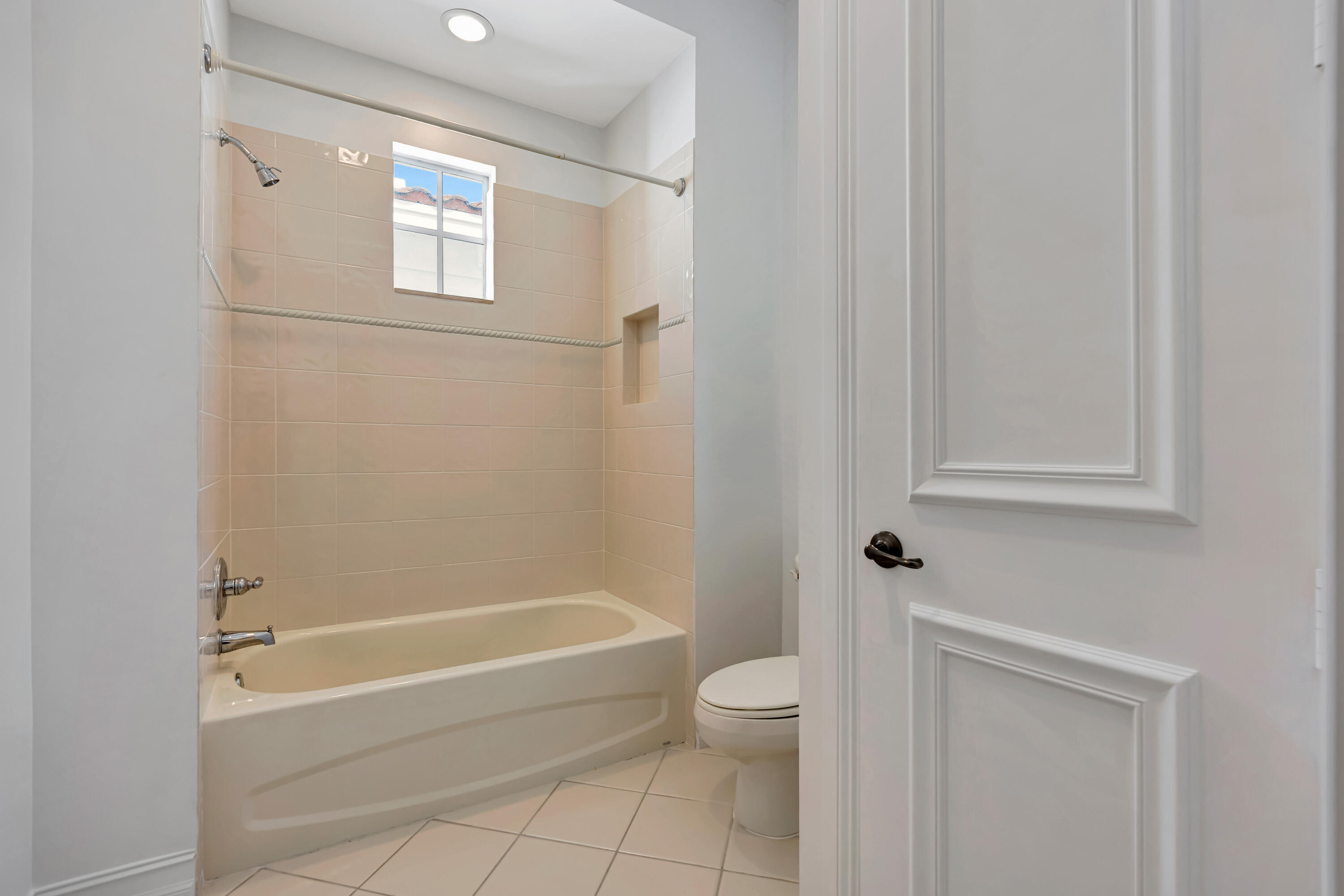 CHAMBORD AT FRENCHMANS RESERVE CONDO - Residential Lease