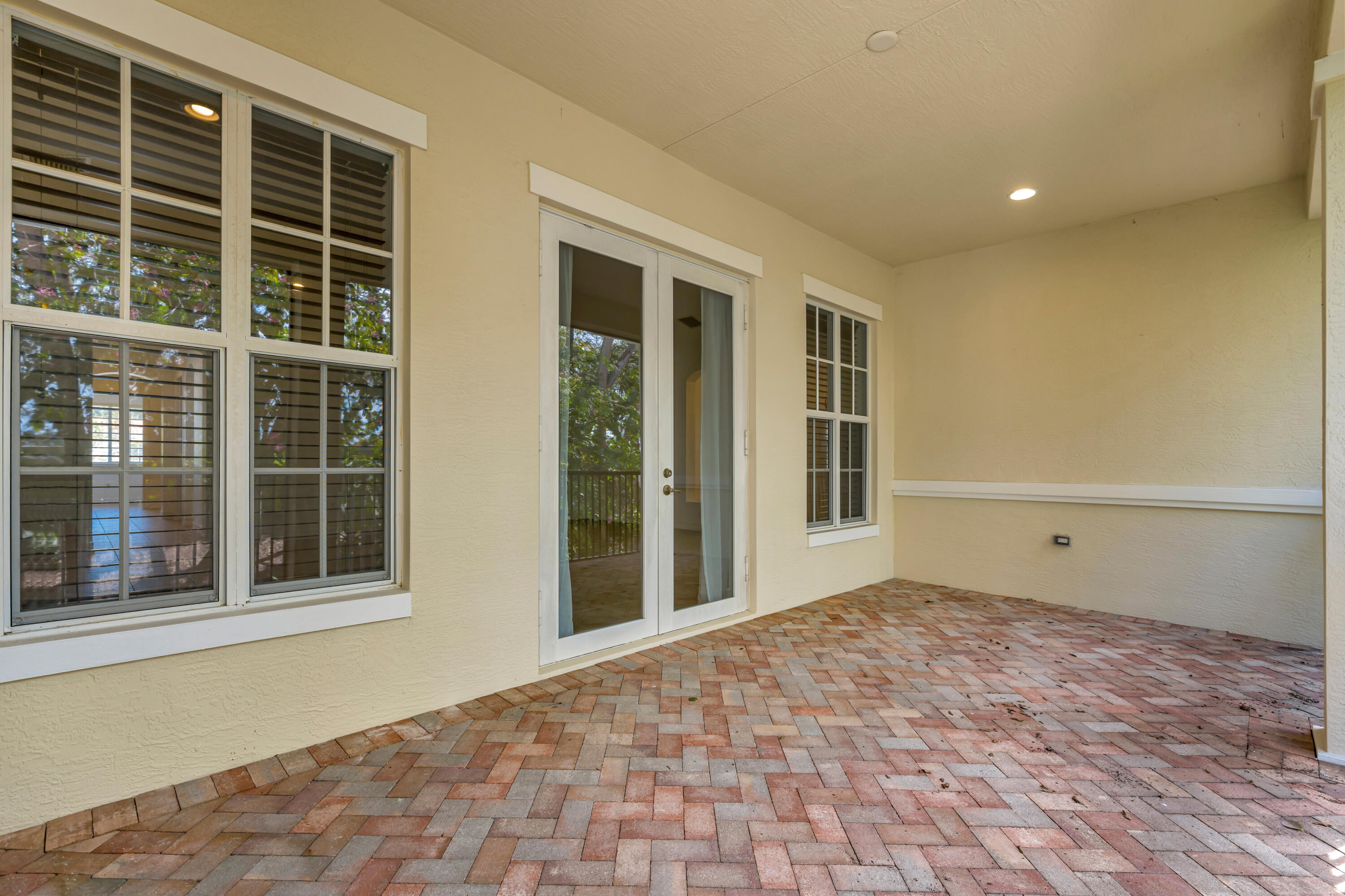 CHAMBORD AT FRENCHMANS RESERVE CONDO - Residential Lease