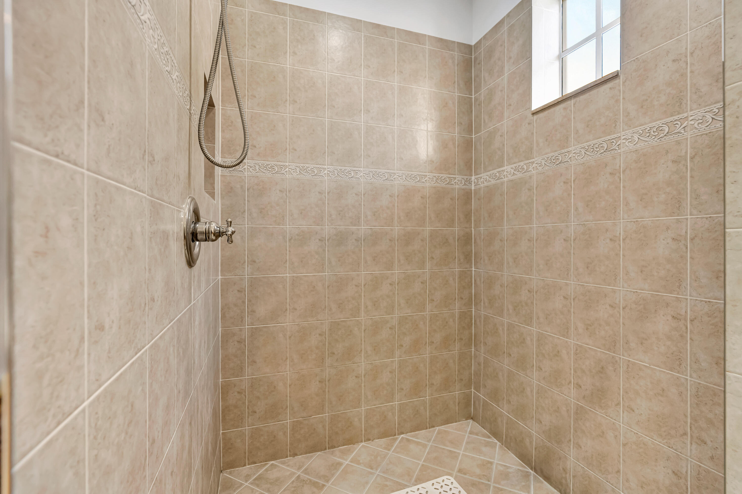 CHAMBORD AT FRENCHMANS RESERVE CONDO - Residential Lease