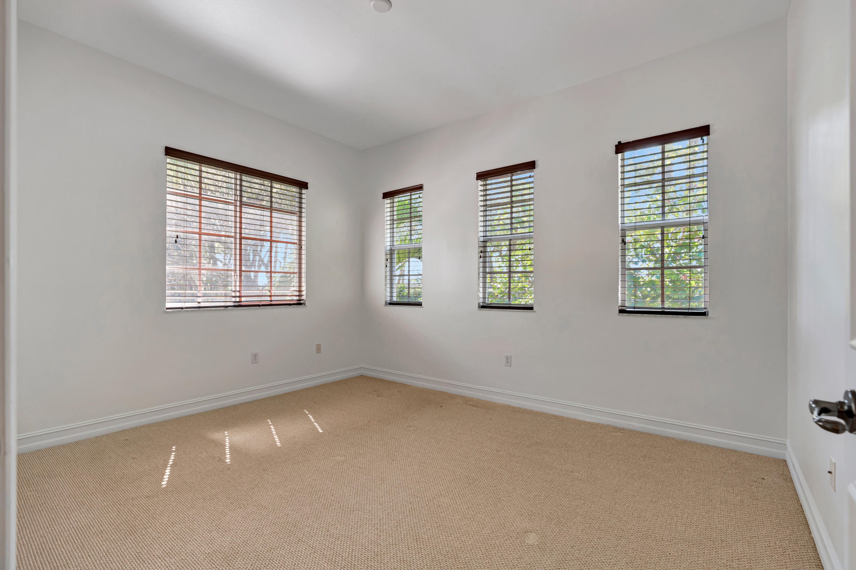 CHAMBORD AT FRENCHMANS RESERVE CONDO - Residential Lease