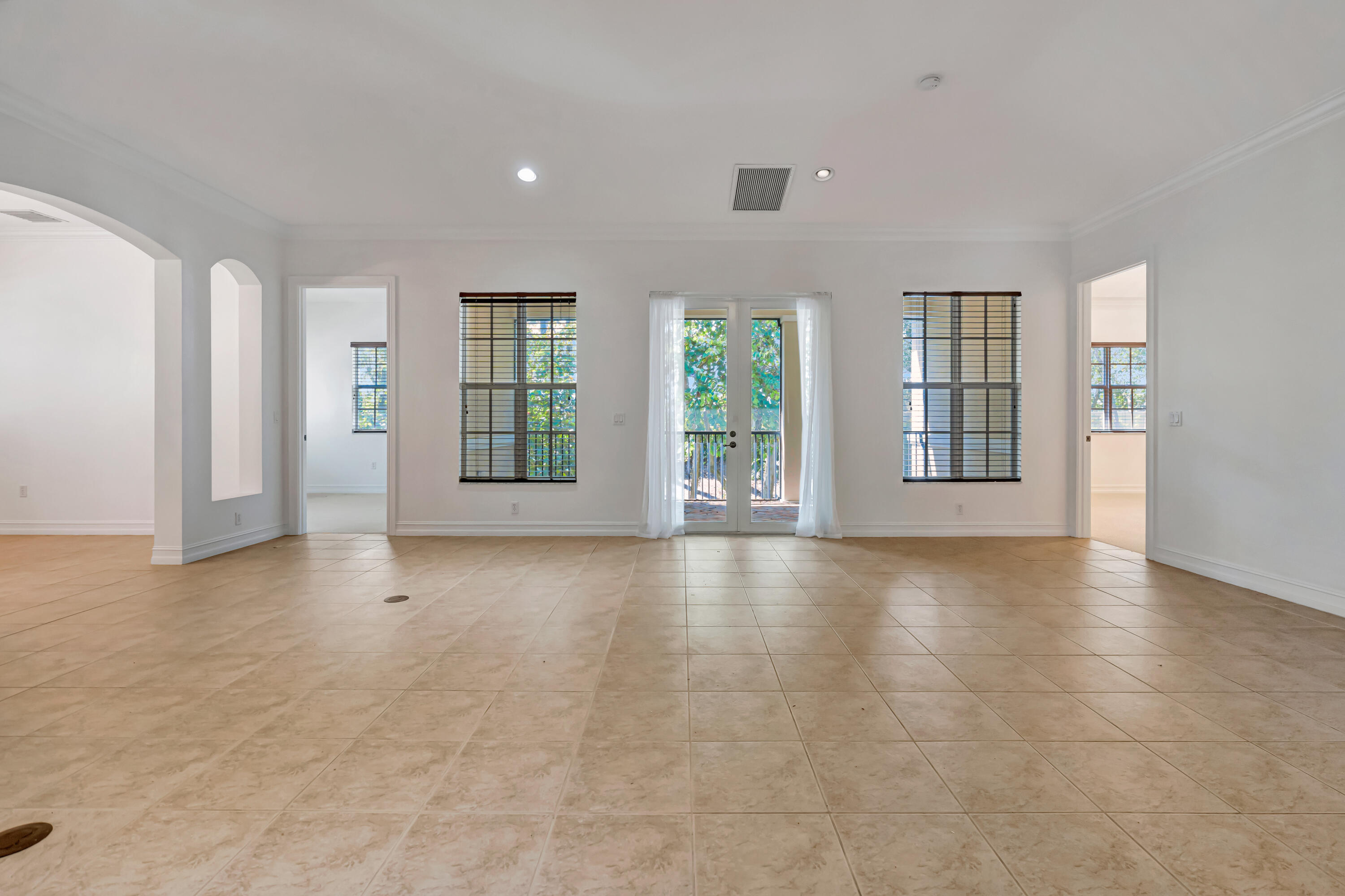 CHAMBORD AT FRENCHMANS RESERVE CONDO - Residential Lease