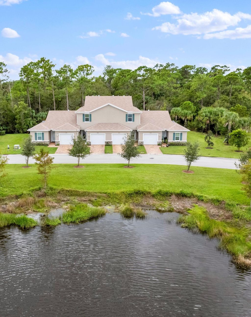 Photo of 1007 NE Trailside Run, Port Saint Lucie, FL 34983 (MLS # R10926911)