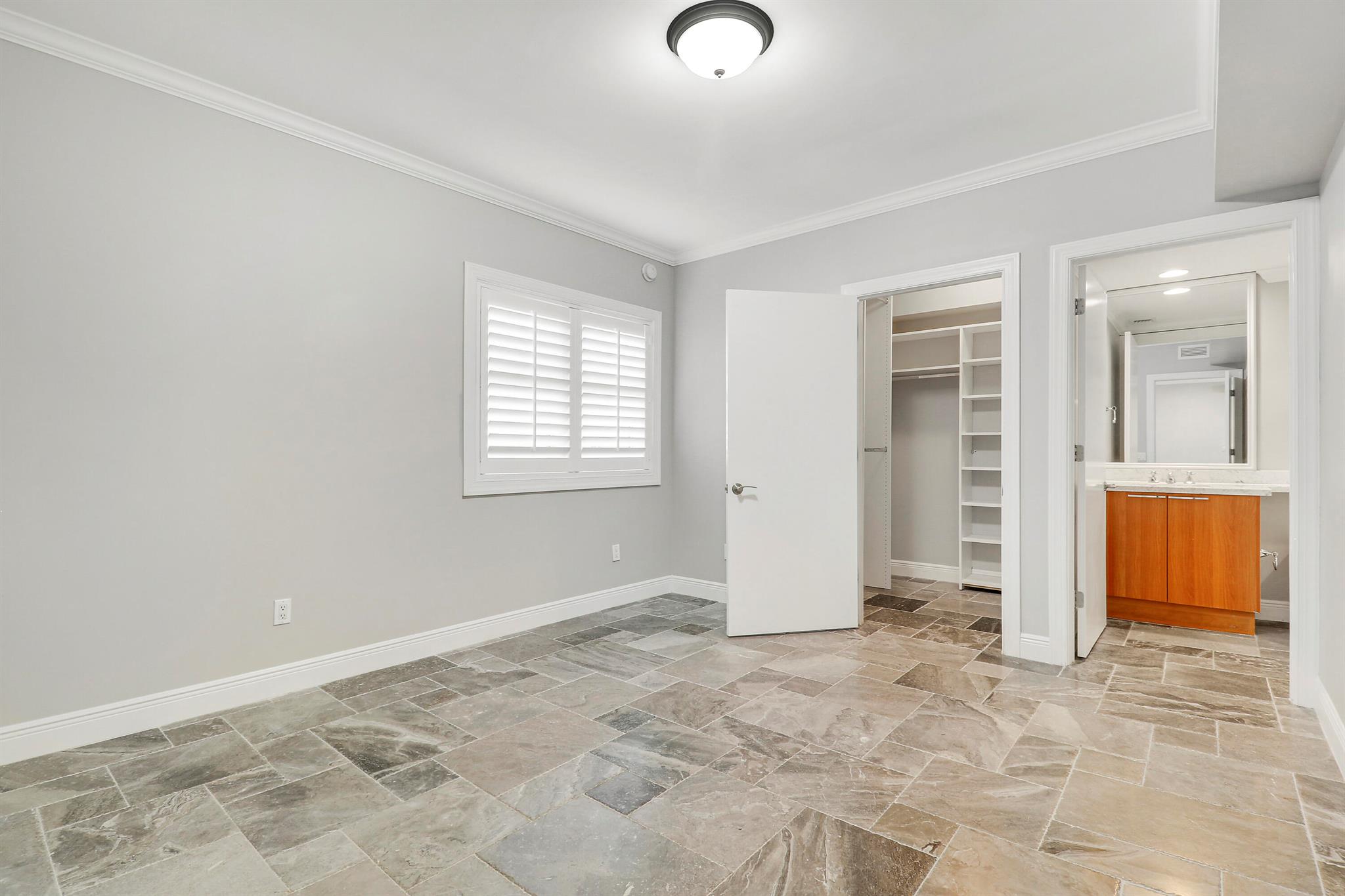 MARINA GRANDE RIVIERA BEA - Residential