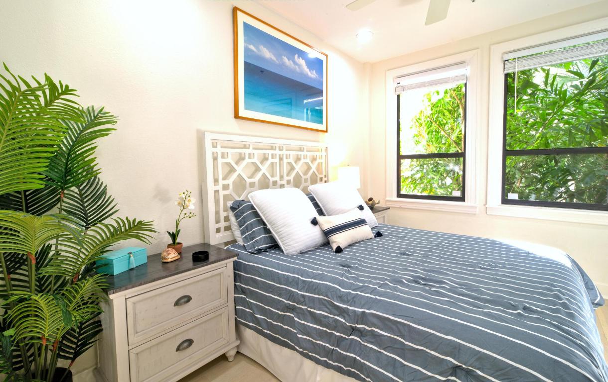 PALM BEACH HOTEL CONDO - Residential