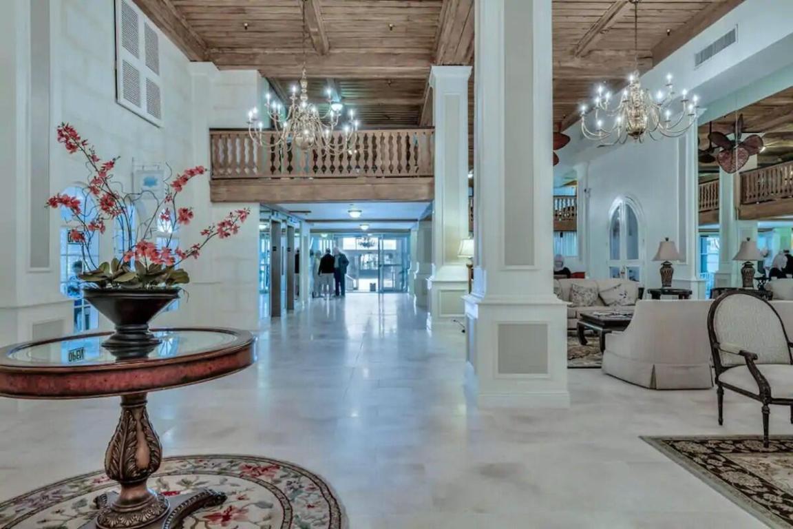 PALM BEACH HOTEL CONDO - Residential