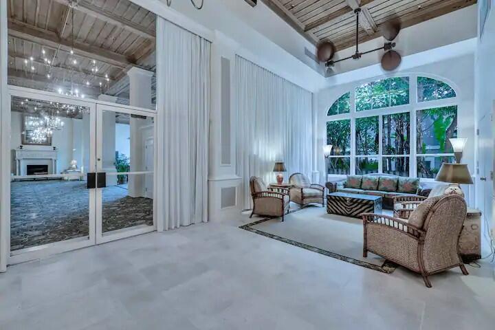 PALM BEACH HOTEL CONDO - Residential