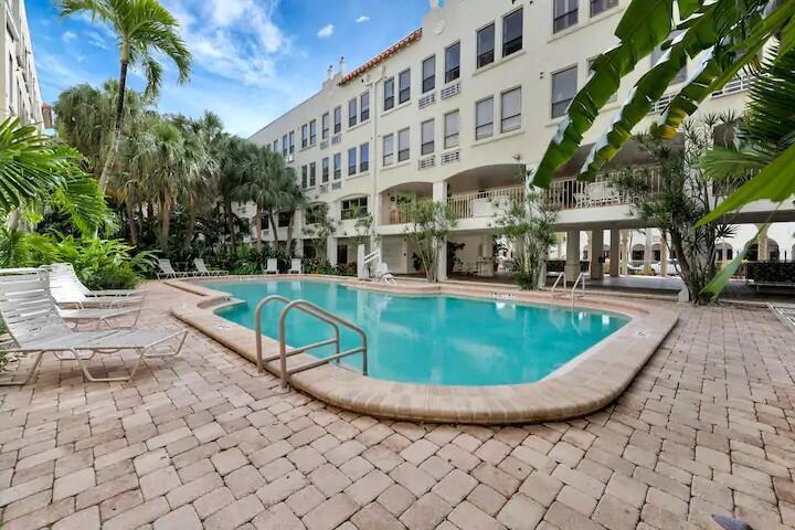 PALM BEACH HOTEL CONDO - Residential