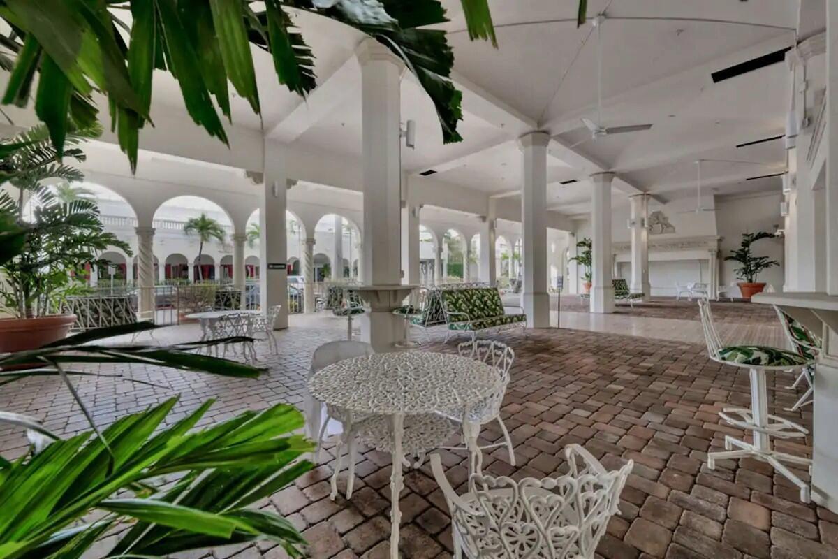 PALM BEACH HOTEL CONDO - Residential