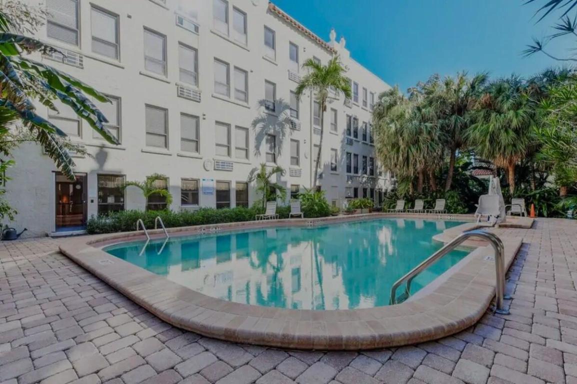PALM BEACH HOTEL CONDO - Residential