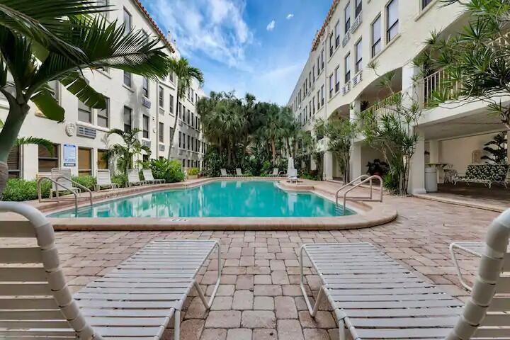 PALM BEACH HOTEL CONDO - Residential