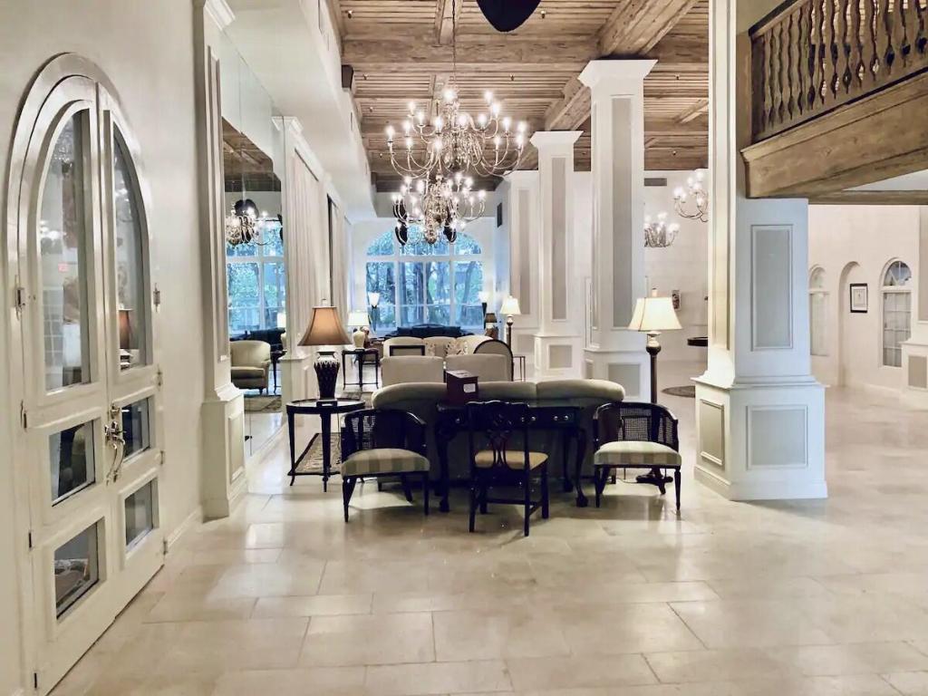 PALM BEACH HOTEL CONDO - Residential