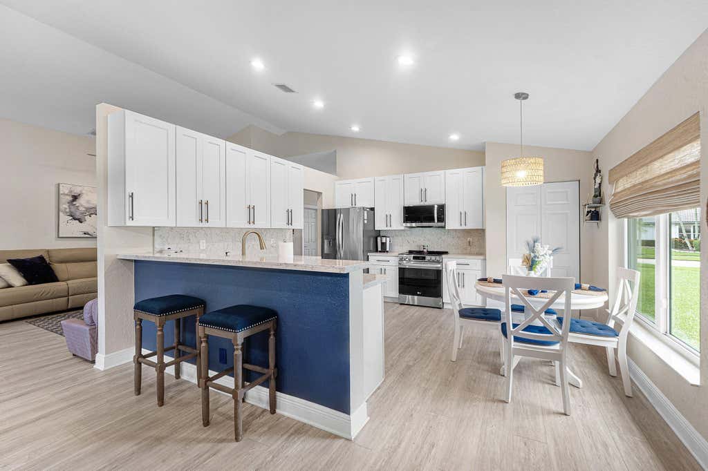 Photo of 5641 FOUNTAINS Drive S #5641, Lake Worth, FL 33467 (MLS # B26061677)