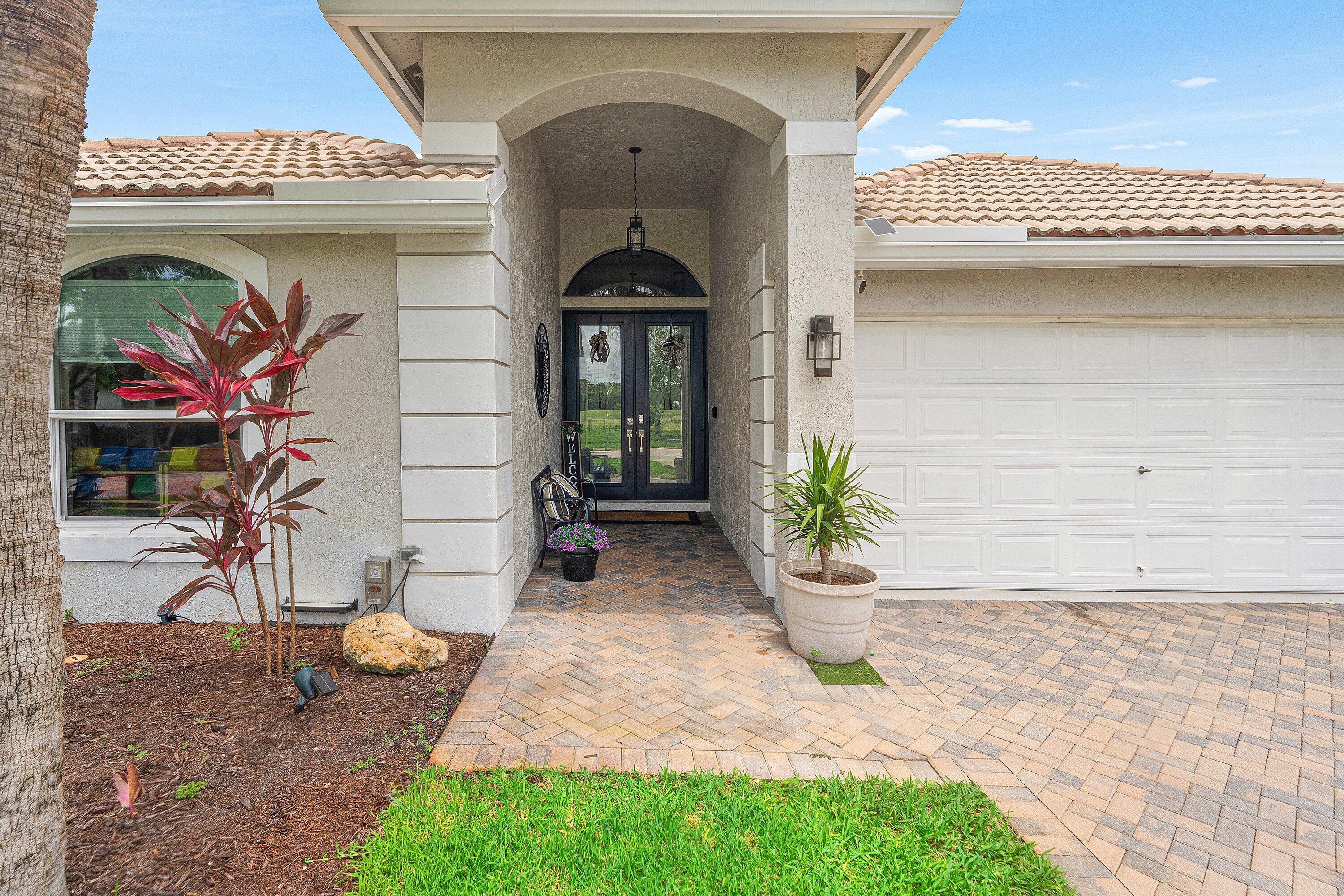 Properties 5641 FOUNTAINS Drive S 5641