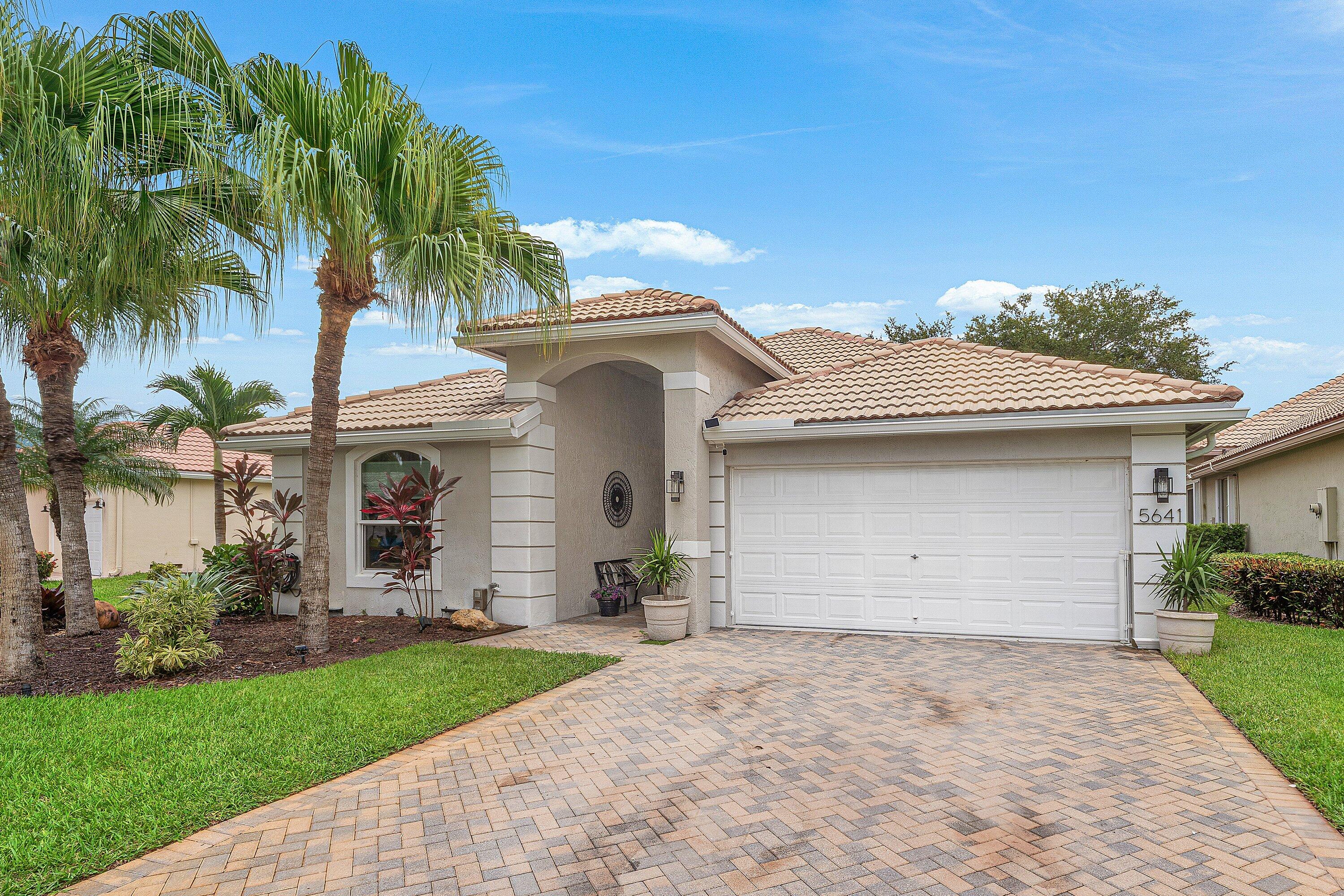 Properties 5641 FOUNTAINS Drive S 5641