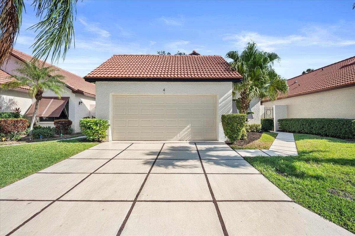 4 Ironwood Way N