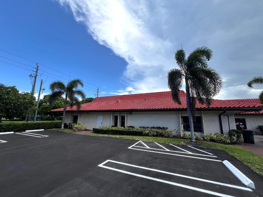 LAGO DEL REY CONDO - Residential