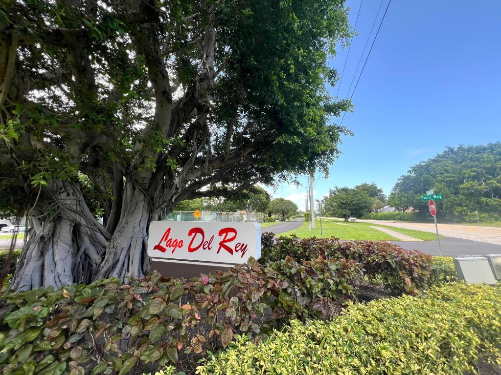 LAGO DEL REY CONDO - Residential