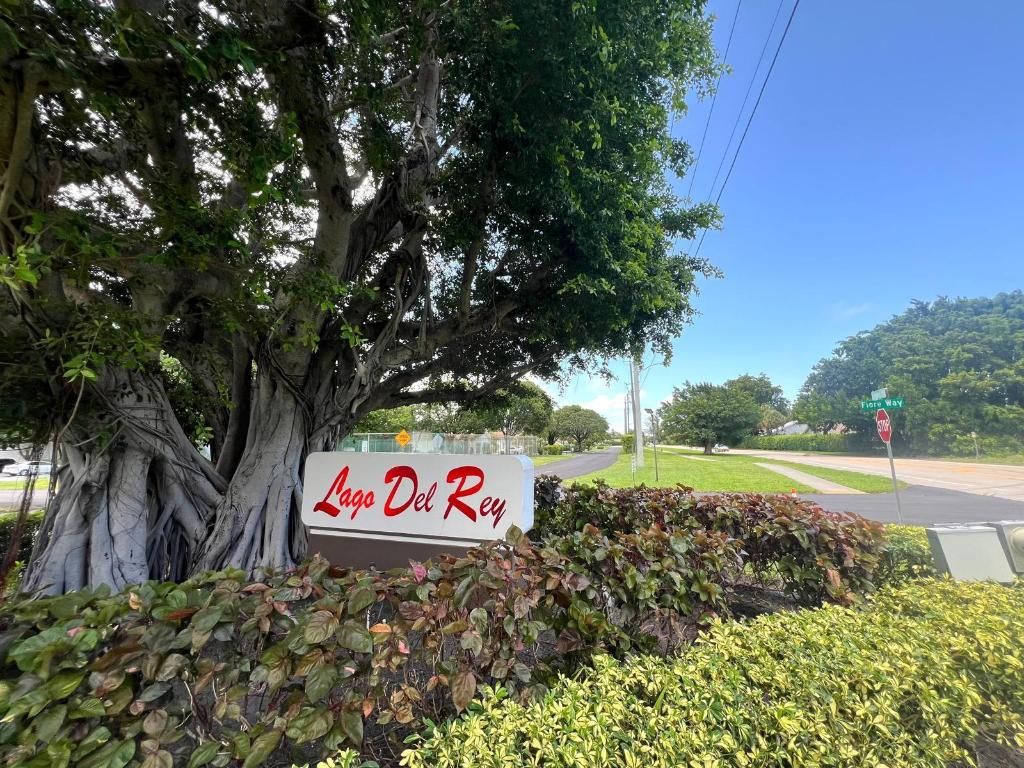 Photo of 2828 Casita Way #207-C, Delray Beach, FL 33445 (MLS # R11104501)