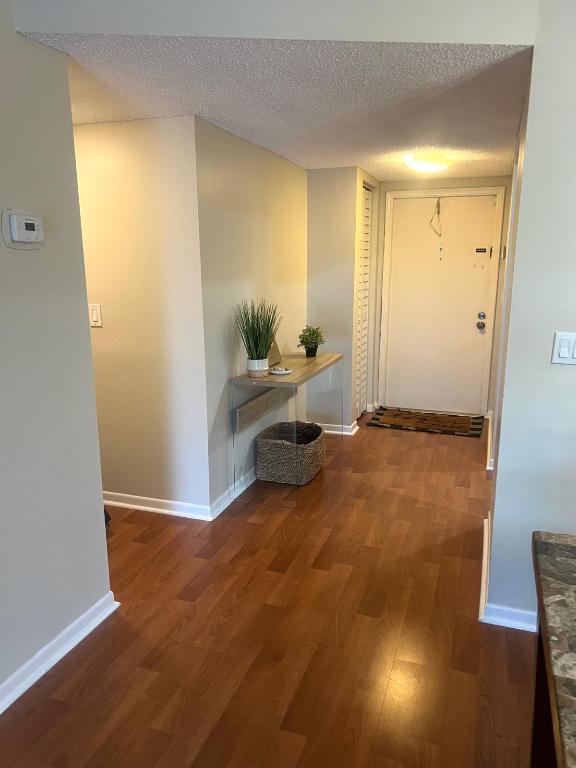 LAGO DEL REY CONDO - Residential