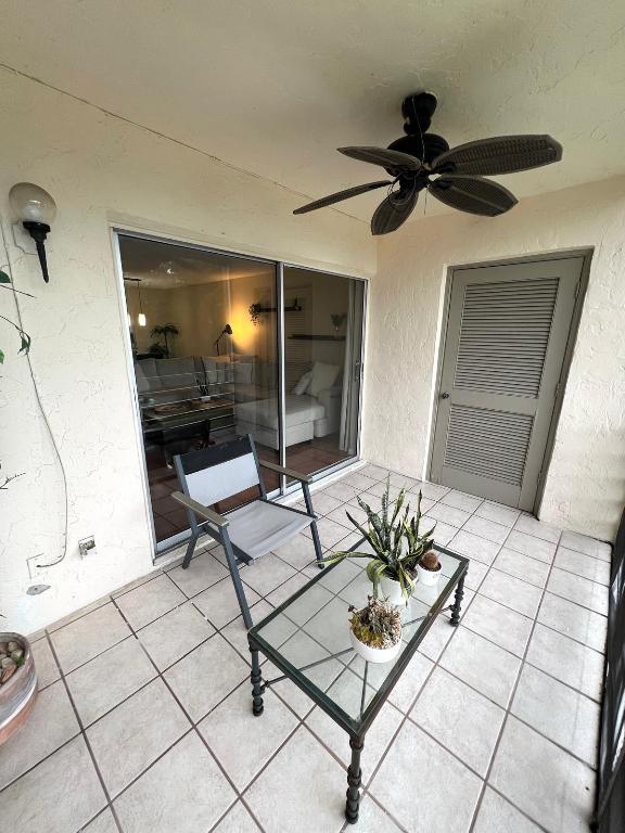 LAGO DEL REY CONDO - Residential