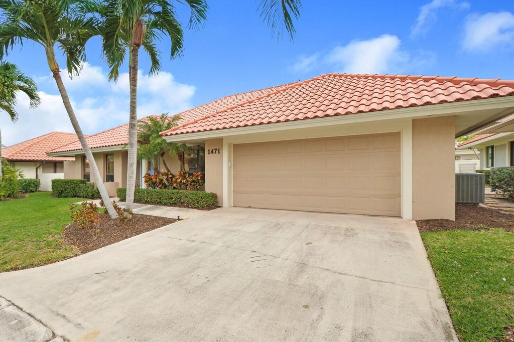 Photo of 1471 Via Privada, Jupiter, FL 33477 (MLS # R11142459)
