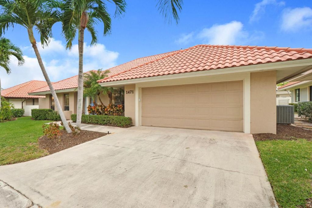 Photo of 1471 Via Privada, Jupiter, FL 33477 (MLS # R11142459)