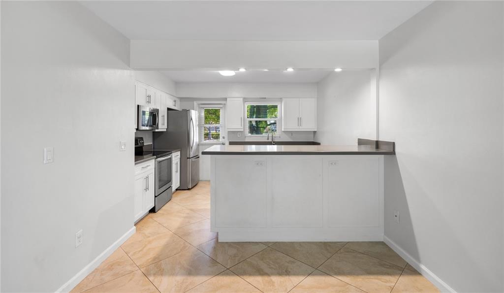 Venetian Isles Co-Op - Residential Lease