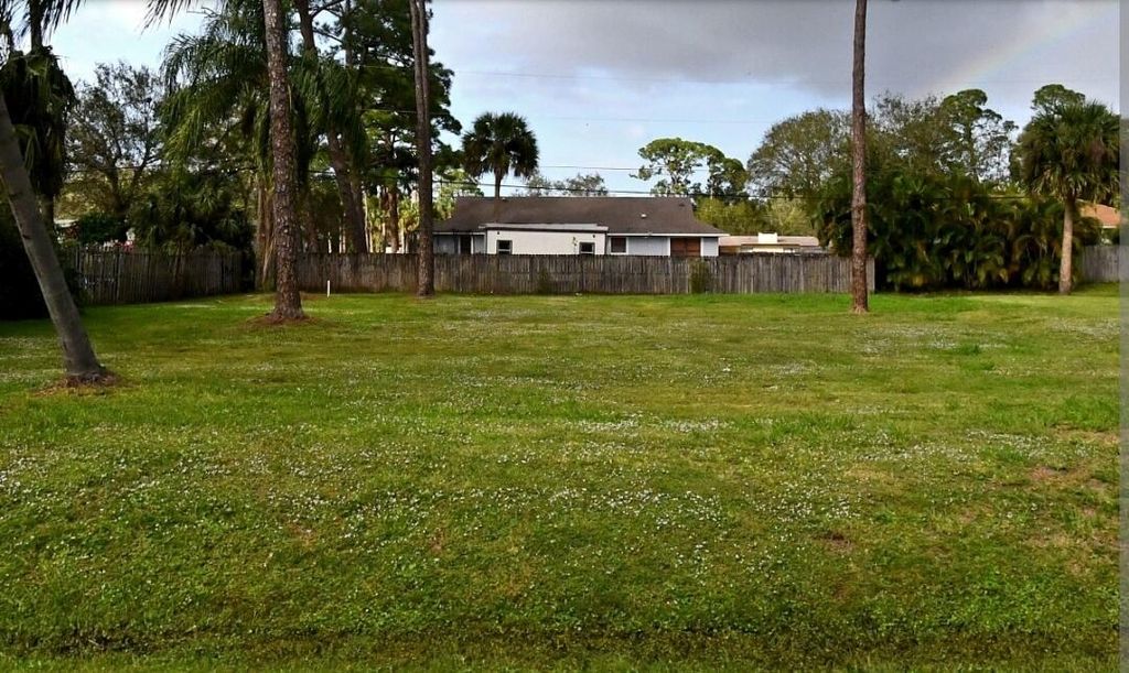 Photo of 7902 Westmont Drive, Fort Pierce, FL 34951 (MLS # R11085240)