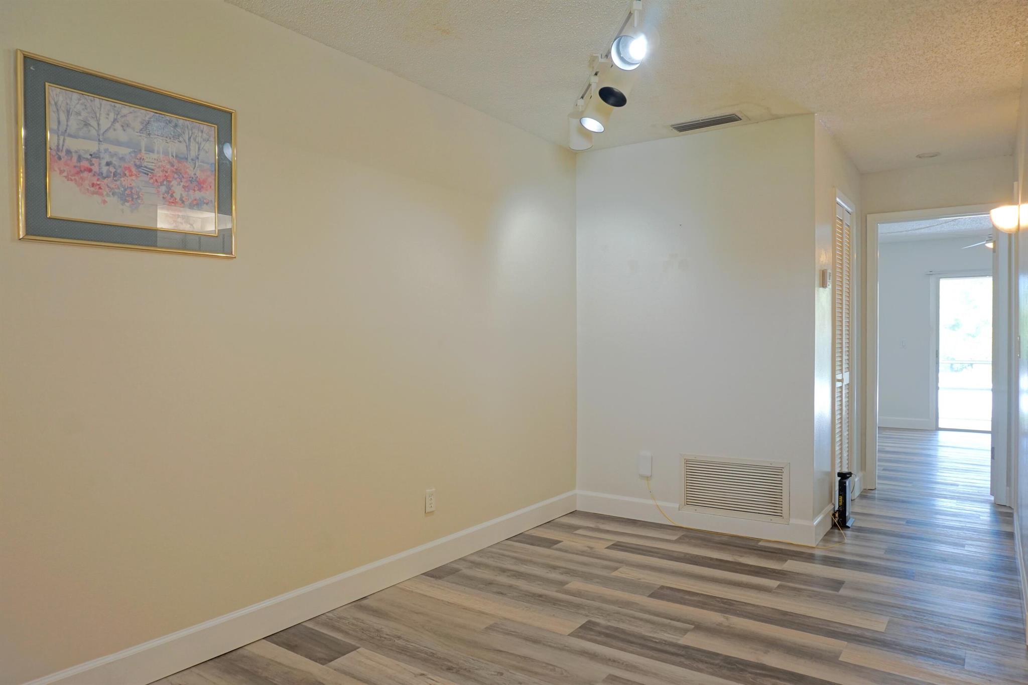 Stuart, Florida 34996, United States, 1 Bedroom Bedrooms, ,1 BathroomBathrooms,Residential,Pending,209592