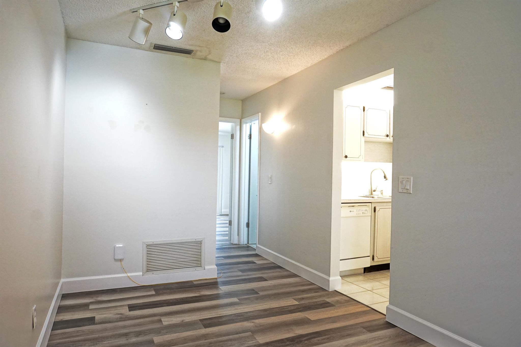 Stuart, Florida 34996, United States, 1 Bedroom Bedrooms, ,1 BathroomBathrooms,Residential,Pending,209592